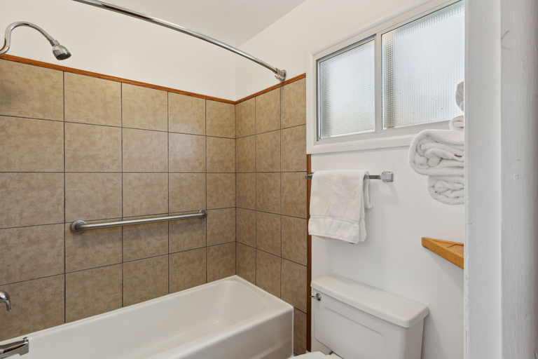 Bathroom 3, Vindel Motel, Emmet