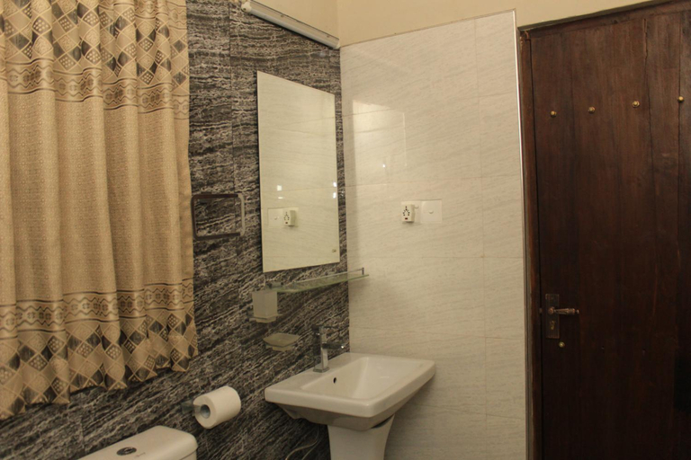Bathroom 3, Serenity Sigiri Resort, Dambulla