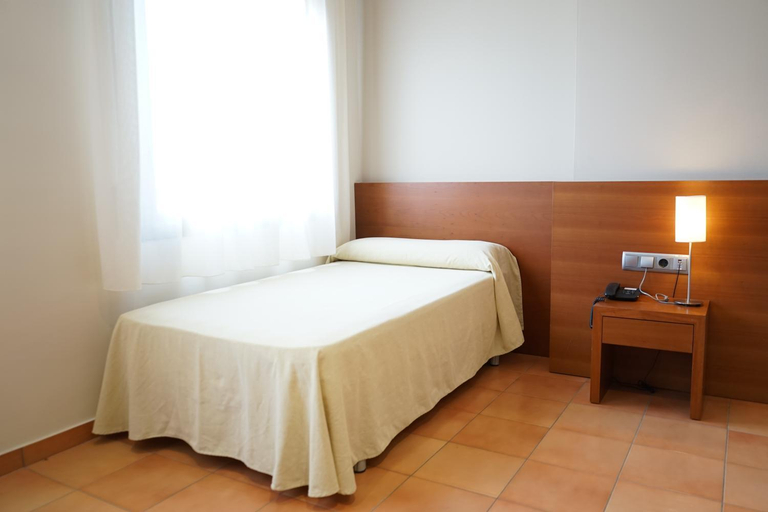 Bedroom 2, Hotel Santuari Balaguer, Lleida