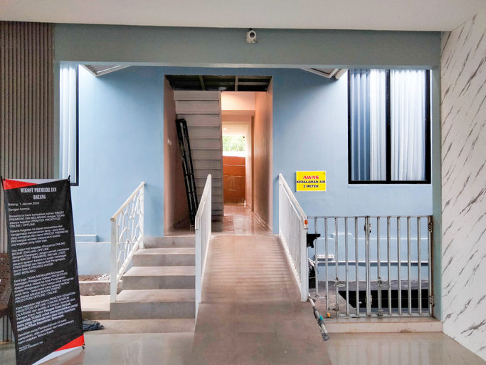 Others 4, Wikost Premiere Inn Mitra RedDoorz, Batang