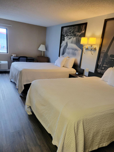 Bedroom 3, Super 8 By Wyndham Sullivan, Franklin