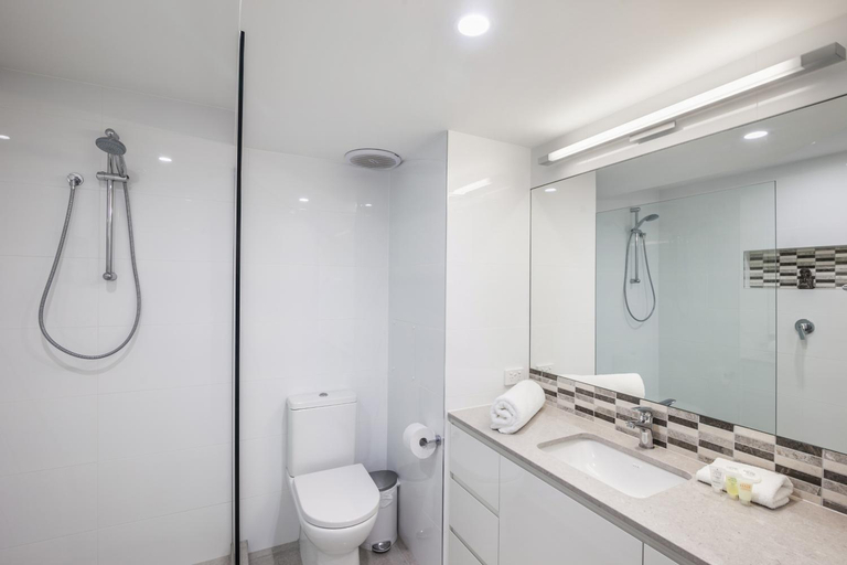 Bathroom 4, Noosa Harbour Resort, Noosa - Noosa-Noosaville