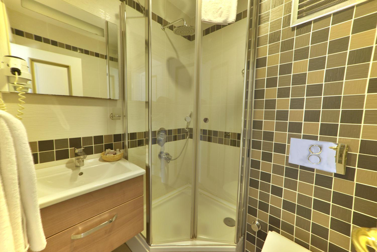 Bathroom 4, Sarnic Hotel Ottoman Mansion, Fatih
