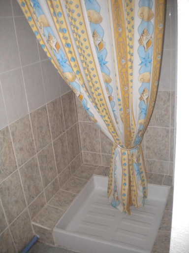 Bathroom 5, Hotel L'Acropole, Hérault