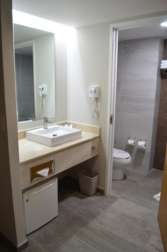 Bathroom 5, Casa Inn Business Hotel Celaya, Celaya