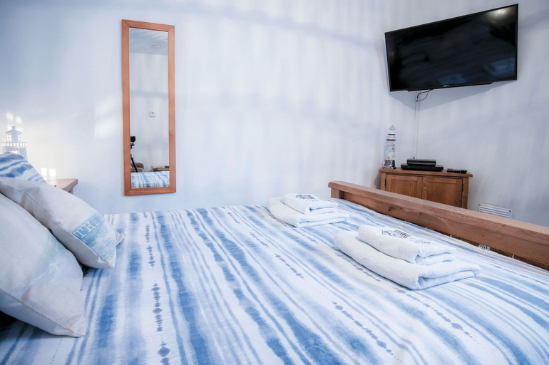 Bedroom 2, Primrose - 1 Bedroom Cottage - Llanteg, Carmarthenshire