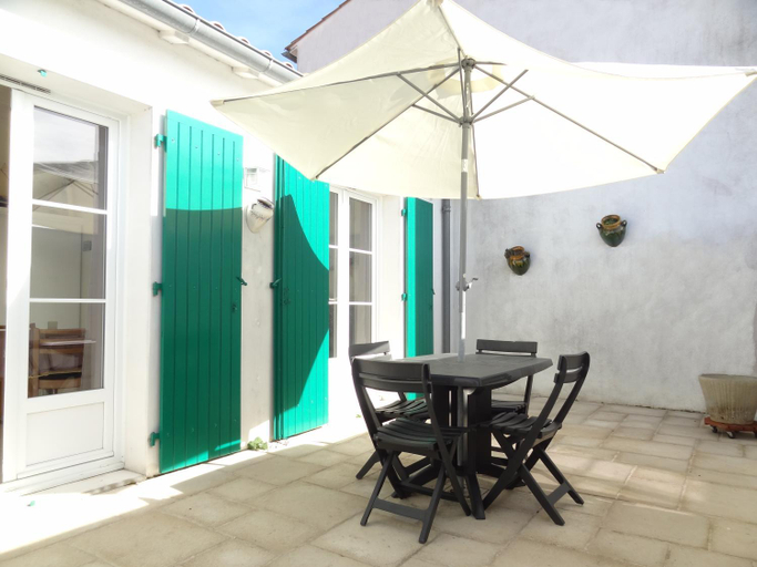 Others 2, Maison Porcelaine, Charente-Maritime