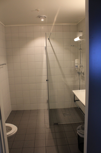 Bathroom 3, Bardufosstun, Målselv