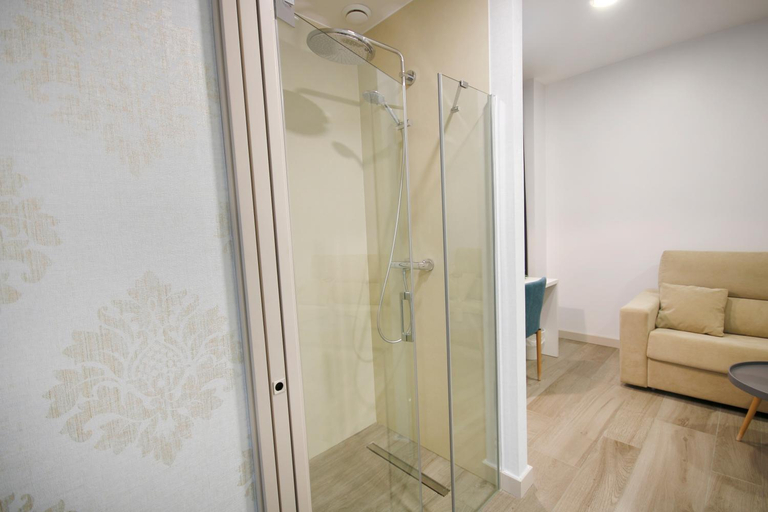 Bathroom 4, Hotel Monesterio, Badajoz