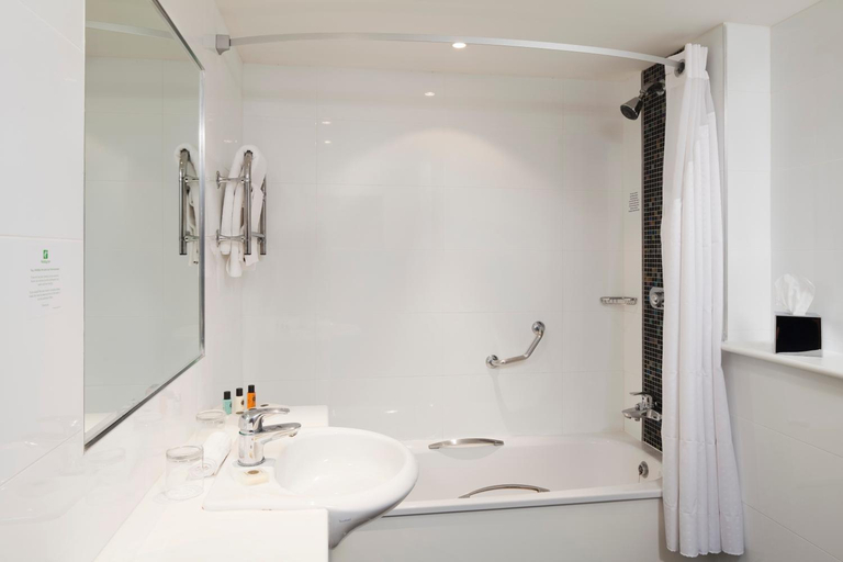 Bathroom 5, Clayton Hotel Belfast, Belfast