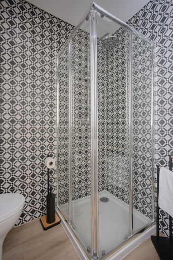 Bathroom 2, Liiiving in Porto - Downtown Quiet House, Porto