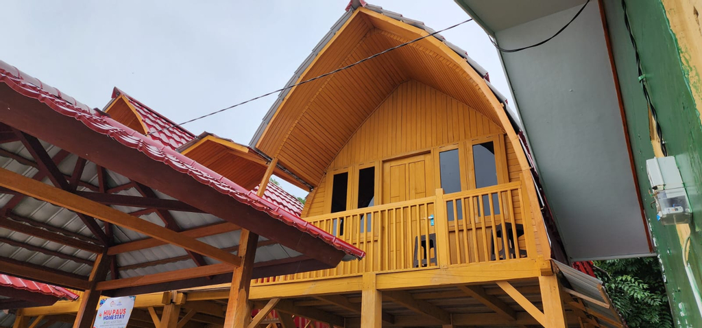 Exterior & Views 17