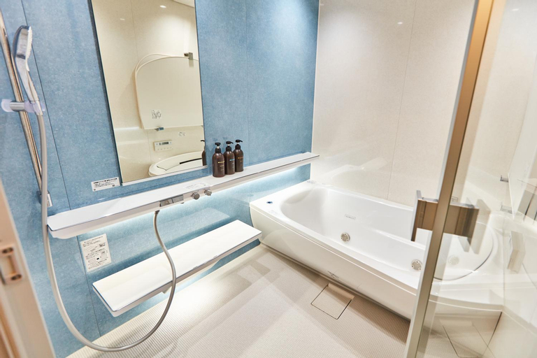 Bathroom 16