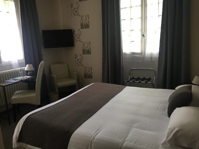 Bedroom 2, Logis La Thomasse, Cantal