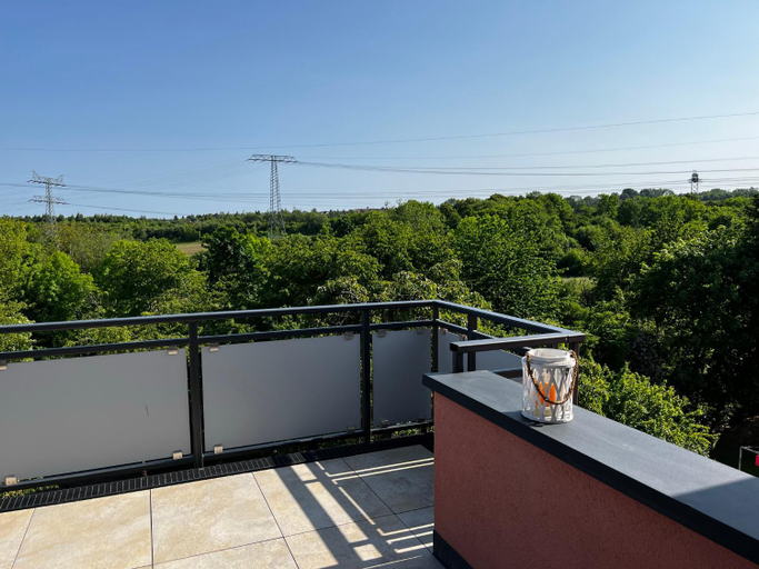 Others 4, Apartmenthaus Landeskrone Dresden fur Gruppen bis 20 Personen, 2 Wohnungen, Sauna, Dachterrasse & Ga, Dresden