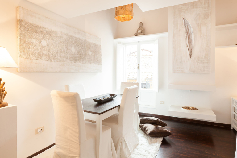 Others 5, Navona Penthouse, Roma