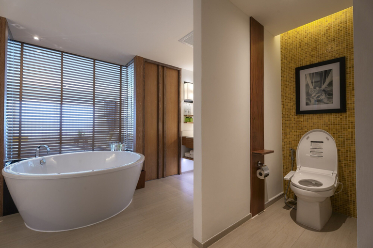 Bathroom 9