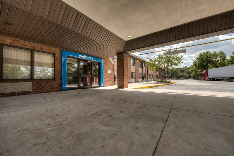Exterior & Views 1, Motel 6 Branford, CT - New Haven, New Haven