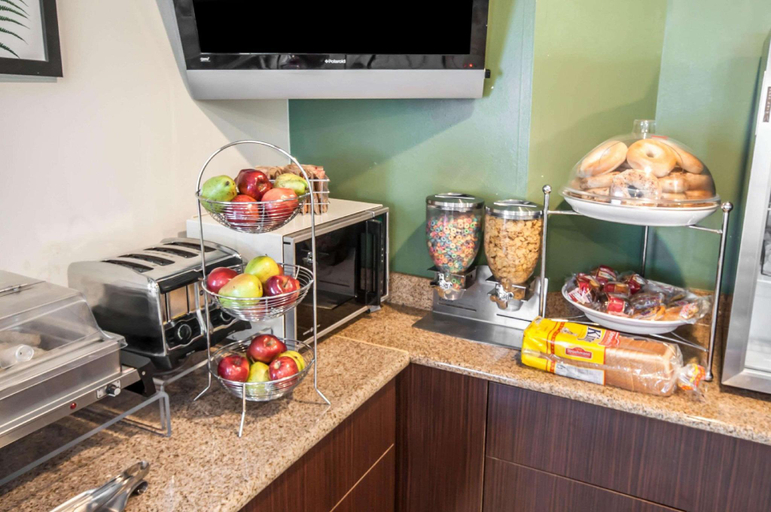 Food & Drinks 4, Sleep Inn Cinnaminson - Philadelphia East, Burlington