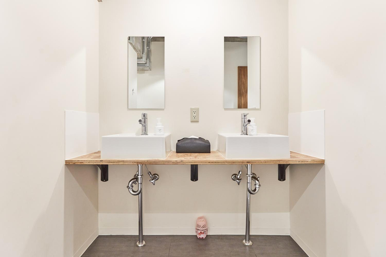 Bathroom 14
