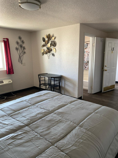Bedroom 4, Baker City Motel & RV, Baker