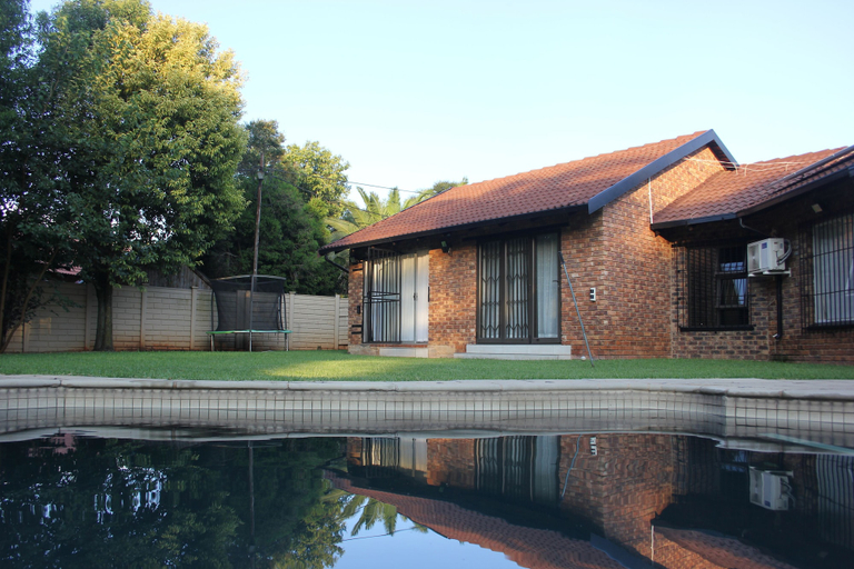 Exterior & Views 2, Chic & Serene 1-Bed Haven in Roodepoort, City of Johannesburg