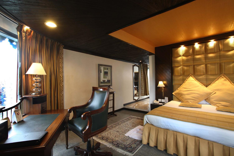 Bedroom 2, Hotel Shervani Hilltop, Nainital