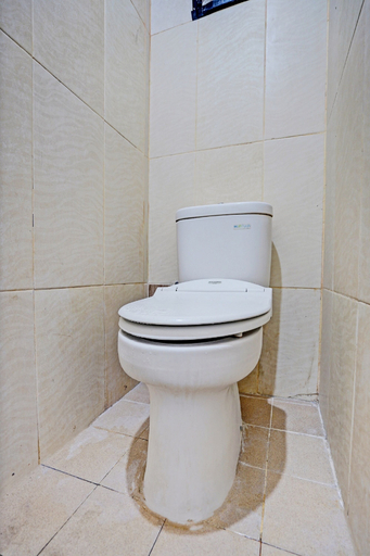 Bathroom 3, Hotel O Garden Homestay 3 Merlion, Surabaya
