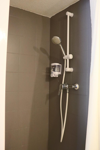 Bathroom 4, Hotel Lemand Lyon Est - Villefontaine, Isère