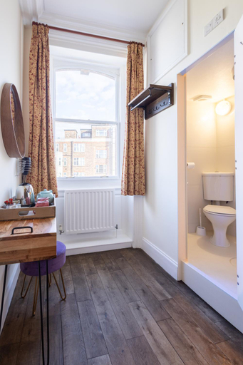 Bathroom 4, Palmers Lodge: Swiss Cottage, London