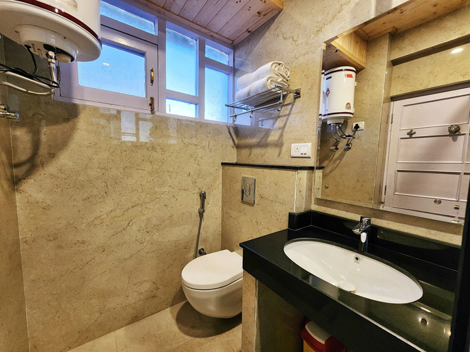 Bathroom 5, Hotel Pineview Shimla, Shimla