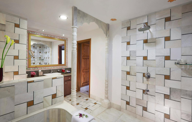 Bathroom 5, Pratap Mahal - IHCL SeleQtions, Ajmer