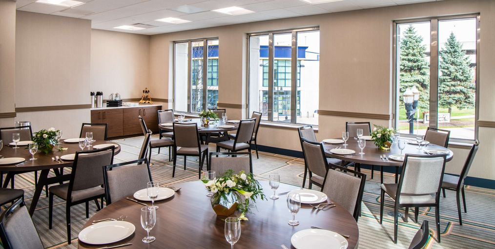 Food & Drinks 5, Hilton Garden Inn Flint Downtown, Genesee