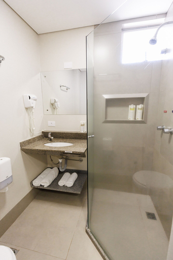 Bathroom 5, Tonello Business Hotel, Campo Mourão