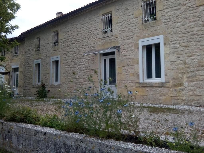 Exterior & Views 2, Château Pierre de Montignac, Gironde