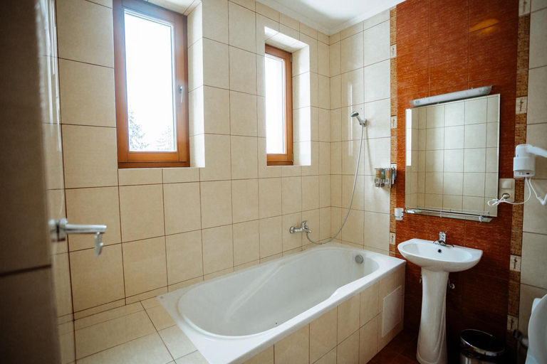 Bathroom 3, Shovkova Kositsya, Iaremchans'ka