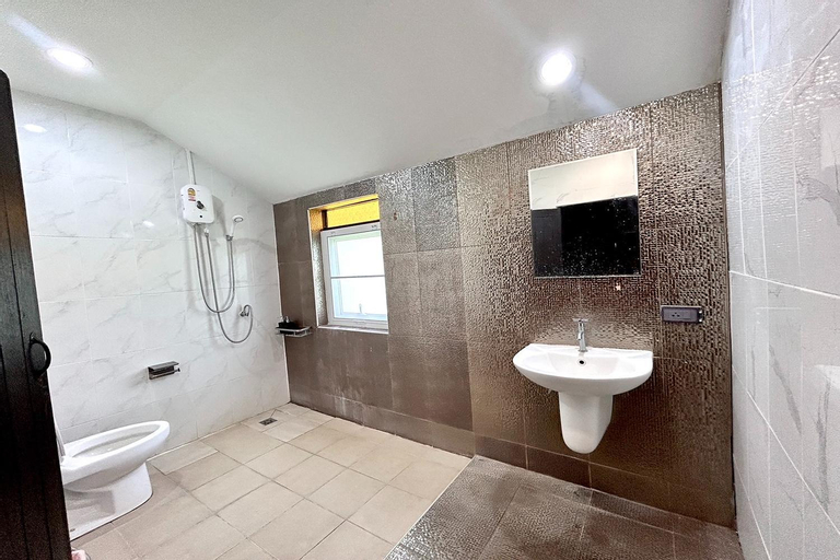 Bathroom 20