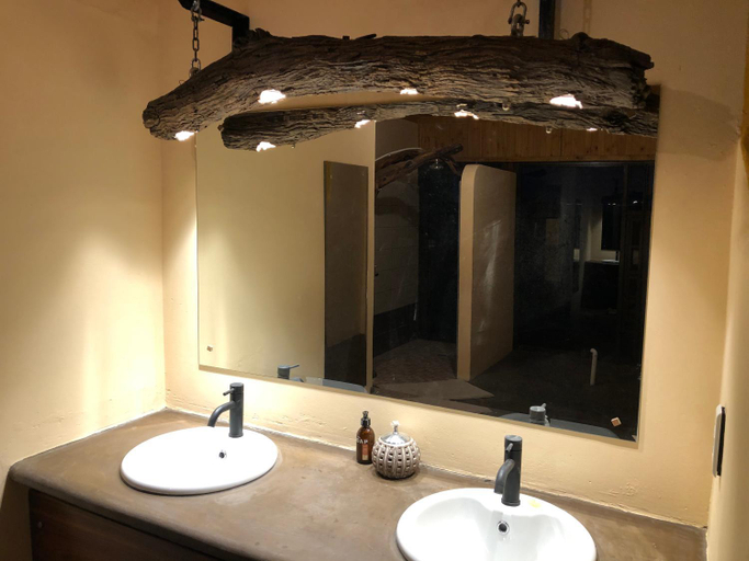 Bathroom 3, Dusternbrook Guest Farm, Okahandja