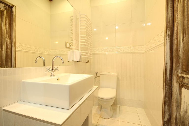 Bathroom 4, Dwor Boratyn, Jarosław