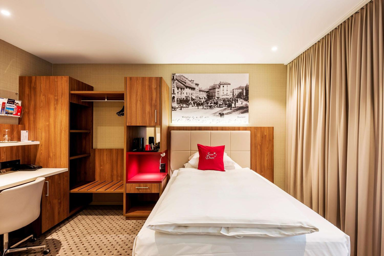Bedroom 13