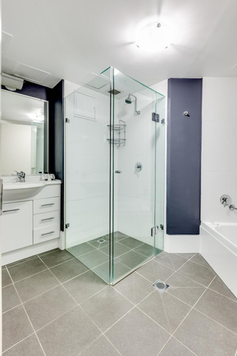 Bathroom 14