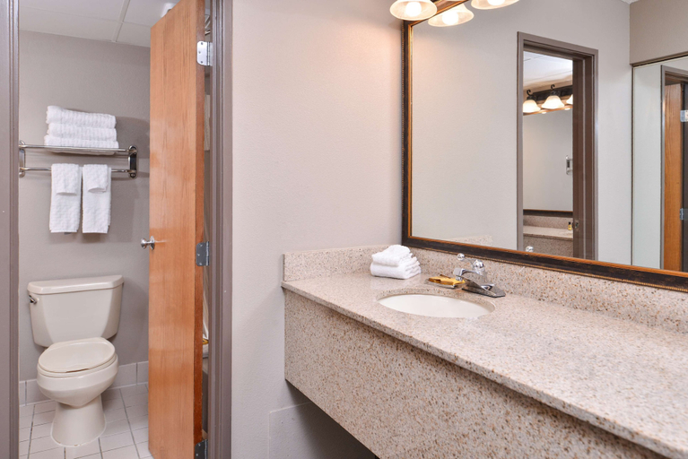 Bathroom 4, Best Western Plus Kelly Inn, Stearns