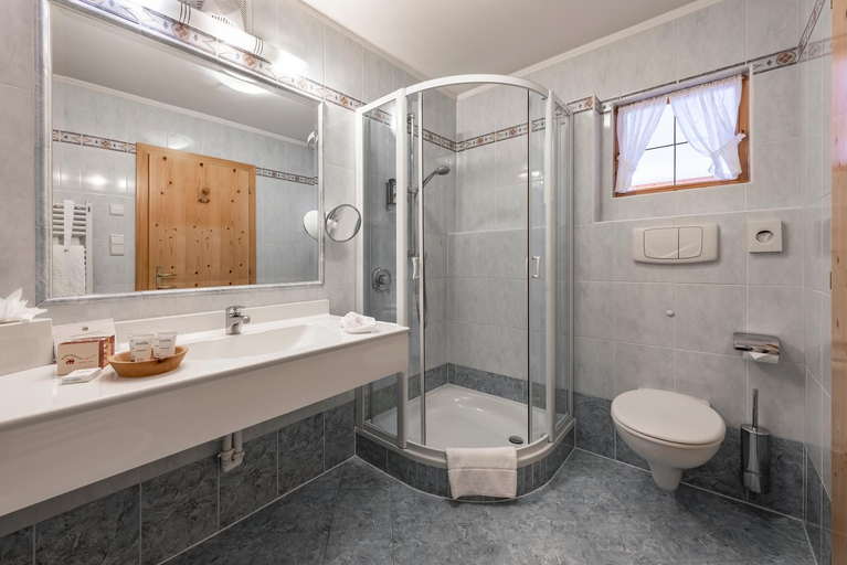 Bathroom 5, Barenhotel, Bolzano
