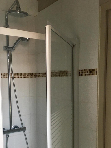 Bathroom 2, CALME , PROCHE du Centre, Grande Terrasse, Petit dejeuner, Gironde