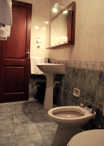 Bathroom 4, Hotel Leoncia, n.a540