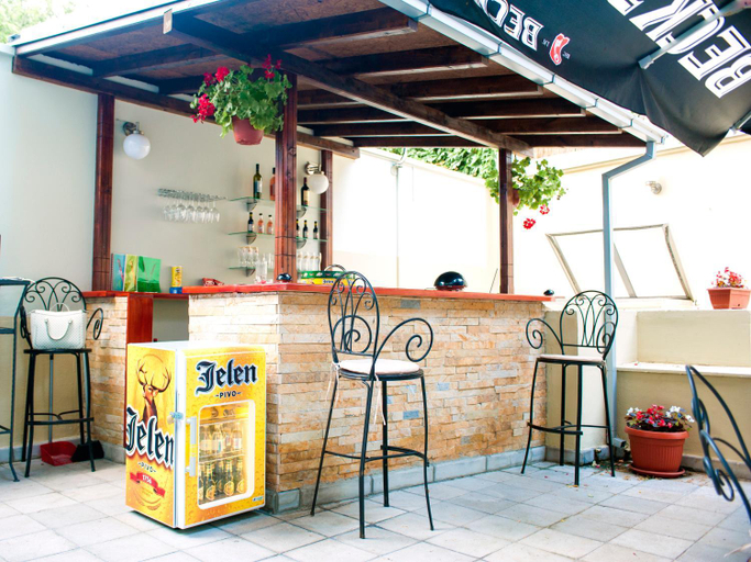 Food & Drinks 5, Bulevar Star Apartment, Belgrade