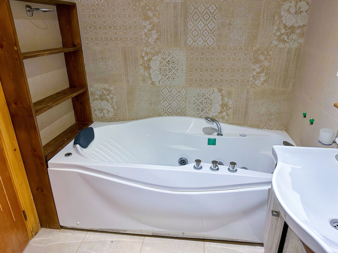 Bathroom 3, Luxurious Scandinavian-style pool & play, Tétouan