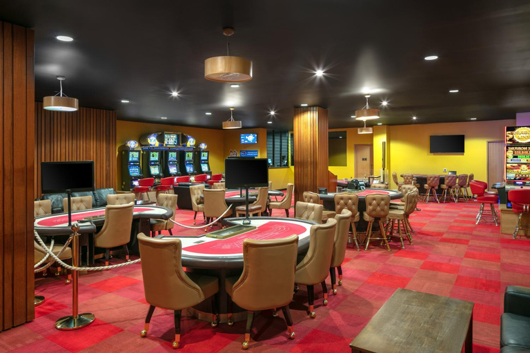 Food & Drinks 5, Coral Sea Resort & Casino, Rove - Lengakiki