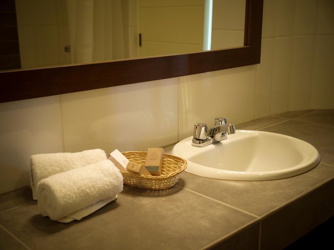 Bathroom 2, Los Tambos Hostal, Arequipa