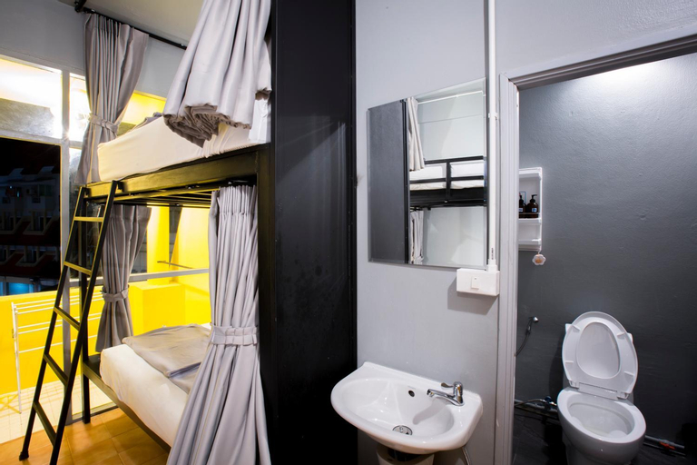 Bathroom 7